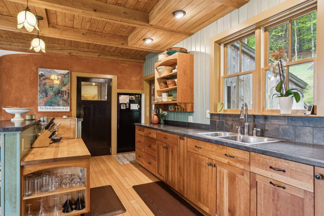 44 Clarksville Road, Tunbridge, VT 05077