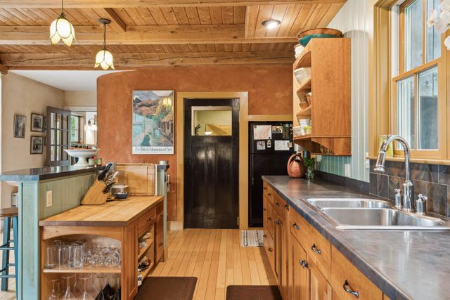 44 Clarksville Road, Tunbridge, VT 05077