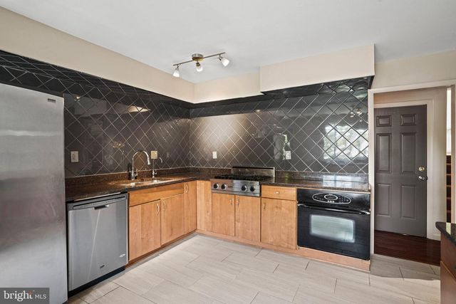 6428 EARLHAM DR, Bethesda, MD 20817