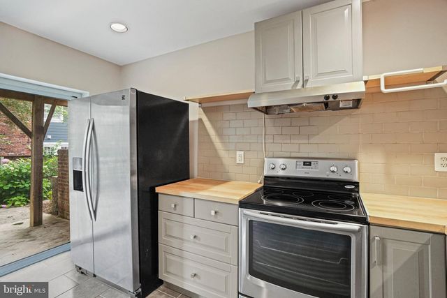6428 EARLHAM DR, Bethesda, MD 20817