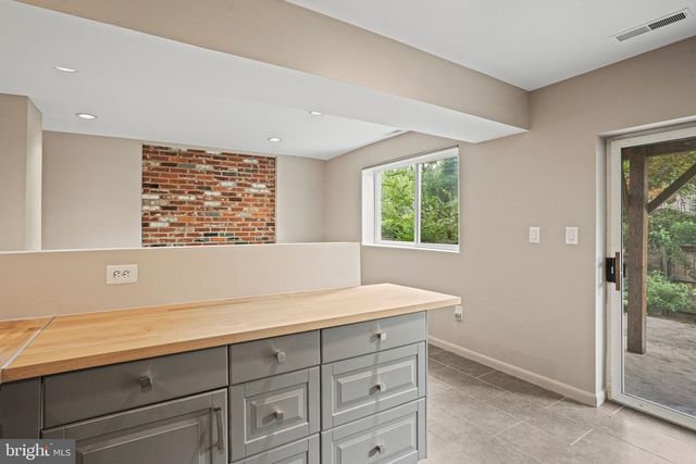 6428 EARLHAM DR, Bethesda, MD 20817