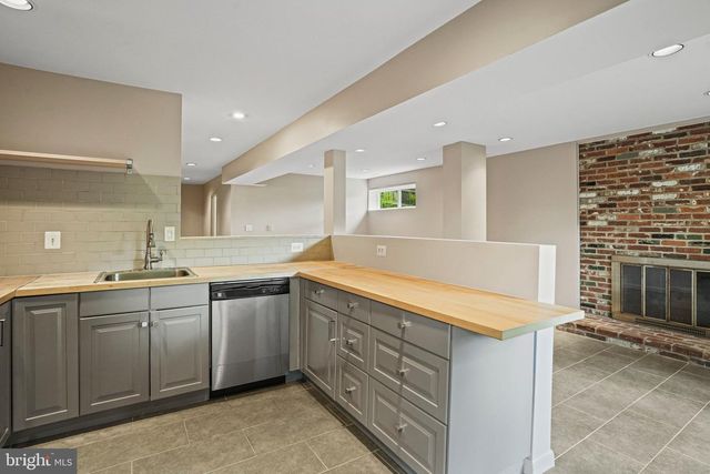 6428 EARLHAM DR, Bethesda, MD 20817
