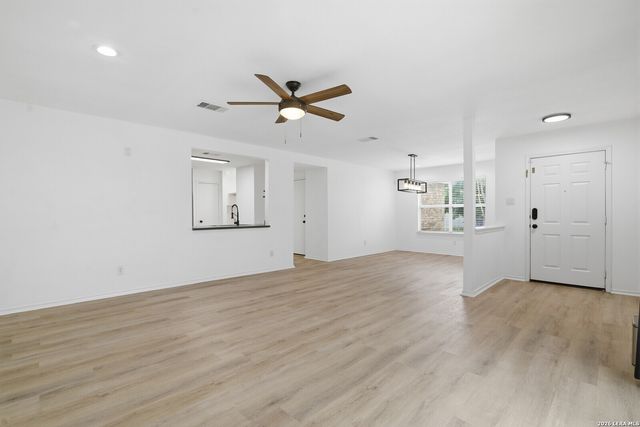 11131 Vollmer, San Antonio, TX 78254