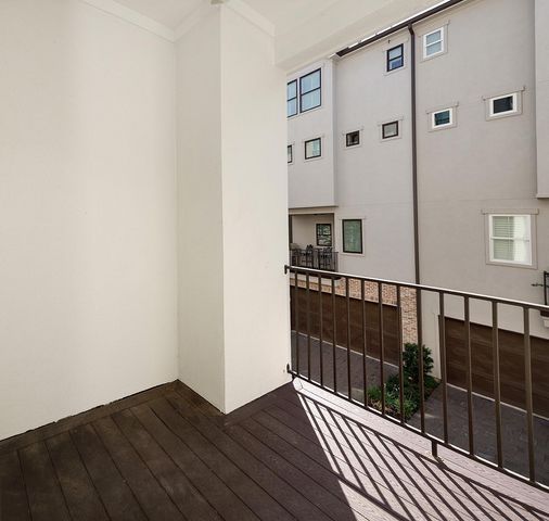 2503 Lake Front Circle, The Woodlands, TX 77380