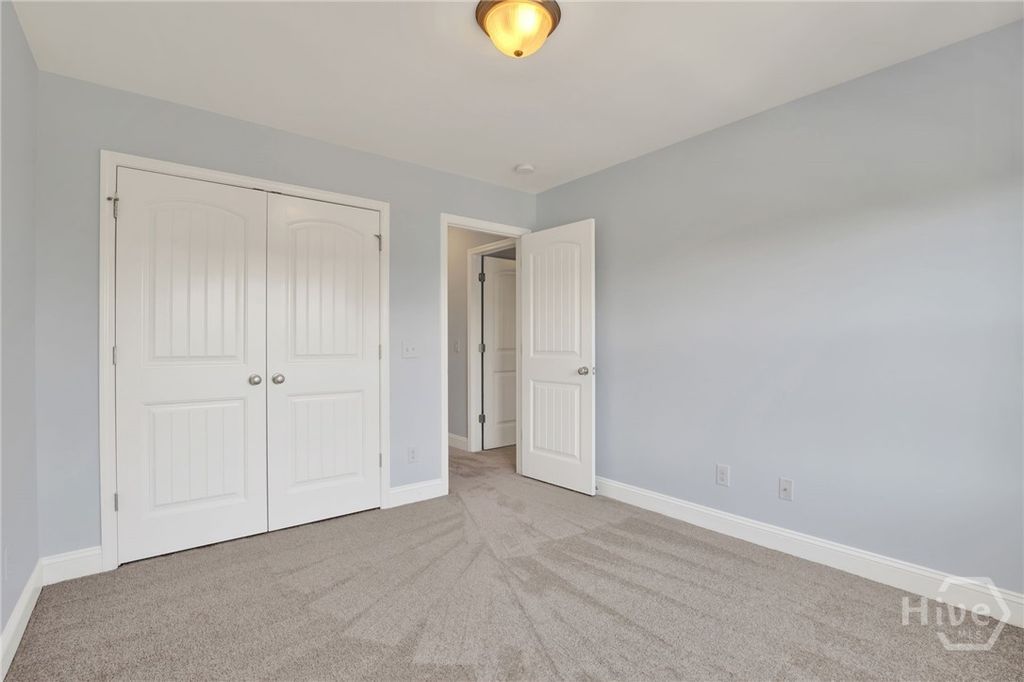 Image 16 of property listing at 20 Kepler Loop, Richmond Hill, GA 31324