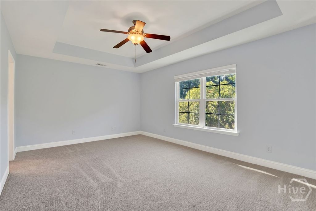 Image 17 of property listing at 20 Kepler Loop, Richmond Hill, GA 31324