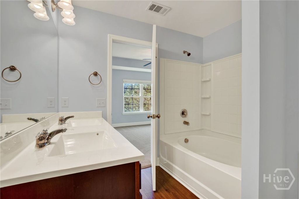 Image 22 of property listing at 20 Kepler Loop, Richmond Hill, GA 31324