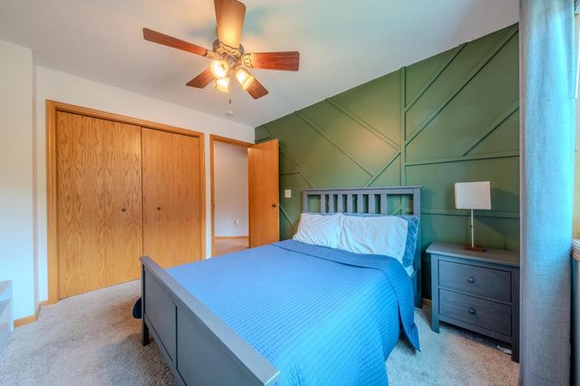 7685 Upper 45th Street N, Oakdale, MN 55128