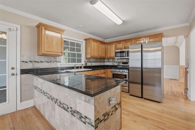 17 Colonial Circle, Cartersville, GA 30120