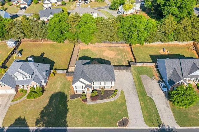 17 Colonial Circle, Cartersville, GA 30120