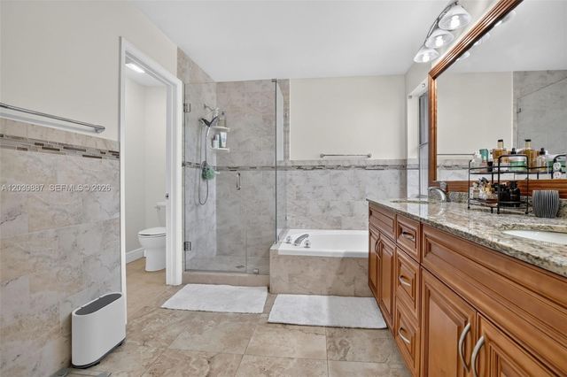 16233 Opal Creek Dr, Weston, FL 33331