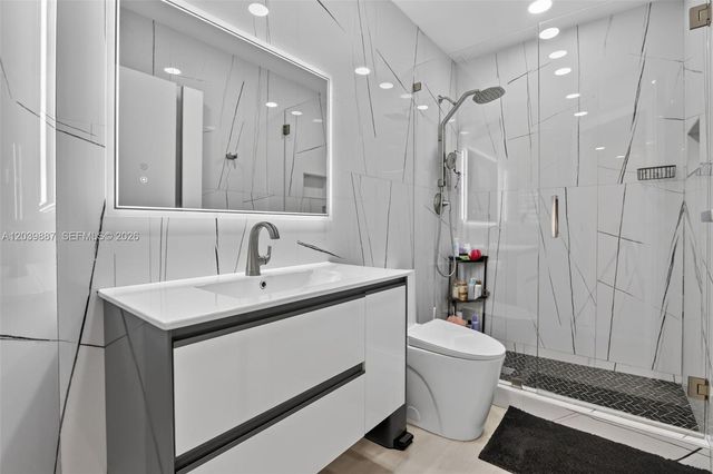 16233 Opal Creek Dr, Weston, FL 33331