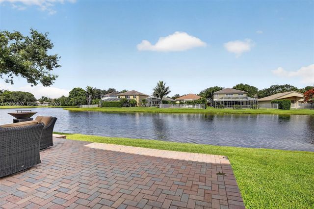16233 Opal Creek Dr, Weston, FL 33331