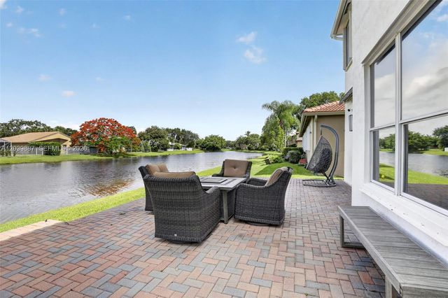 16233 Opal Creek Dr, Weston, FL 33331