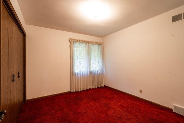 2542 W Wending DRIVE, Glendale, WI 53209