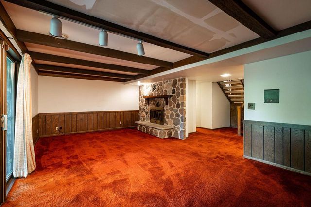 2542 W Wending DRIVE, Glendale, WI 53209