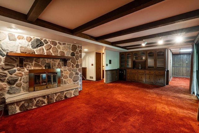 2542 W Wending DRIVE, Glendale, WI 53209