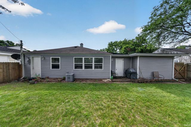 410 Preston Drive, South Bend, IN 46615