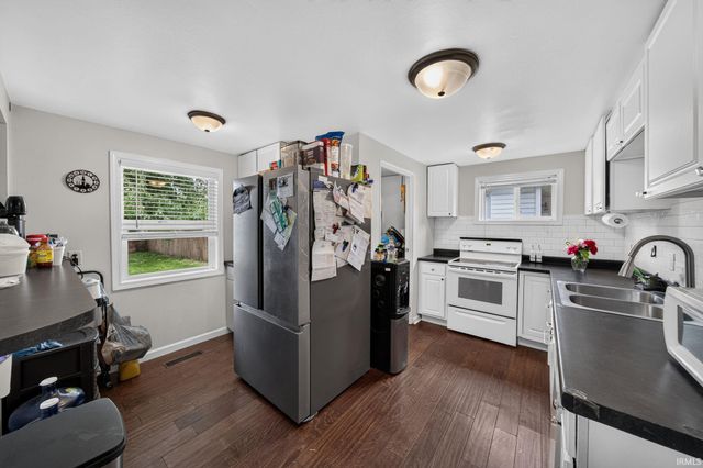 410 Preston Drive, South Bend, IN 46615