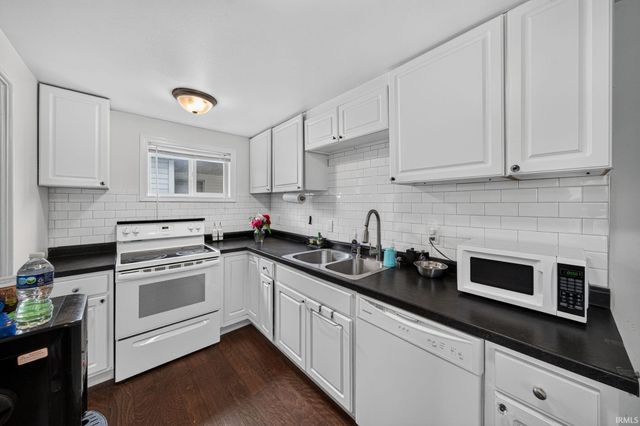 410 Preston Drive, South Bend, IN 46615