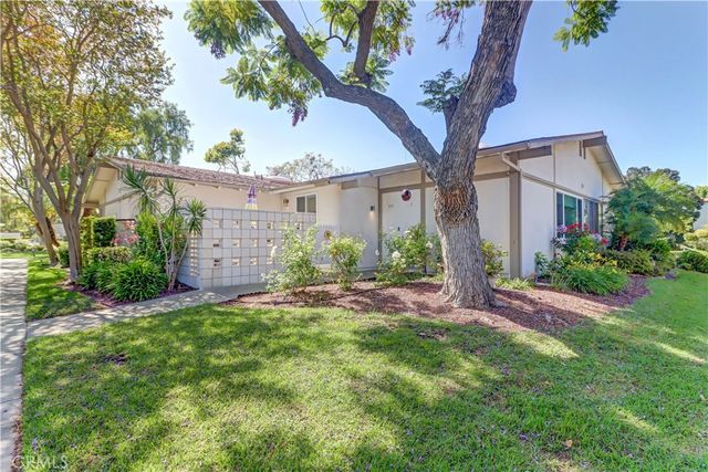 251 Calle Aragon B, Laguna Woods, CA 92637