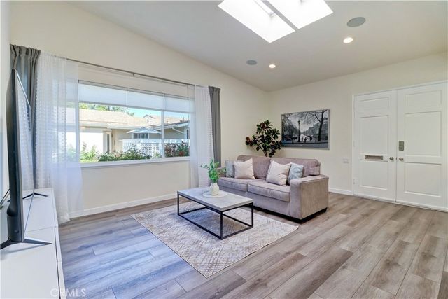 251 Calle Aragon B, Laguna Woods, CA 92637