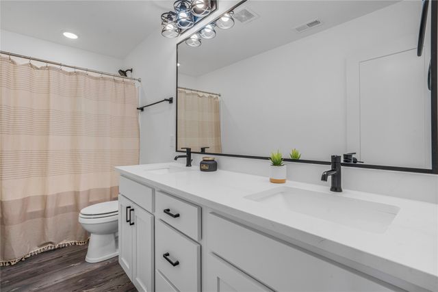 4500 NW 167th Street, Clive, IA 50325