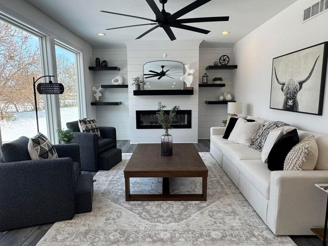 4500 NW 167th Street, Clive, IA 50325