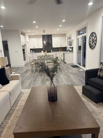 4500 NW 167th Street, Clive, IA 50325