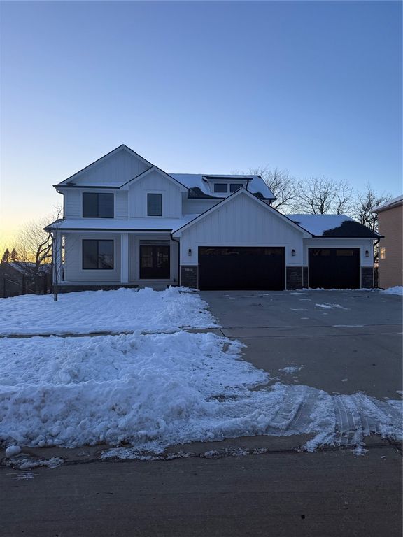 4500 NW 167th Street, Clive, IA 50325