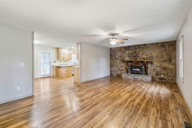 16710 Kentucky 1247, Waynesburg, KY 40489