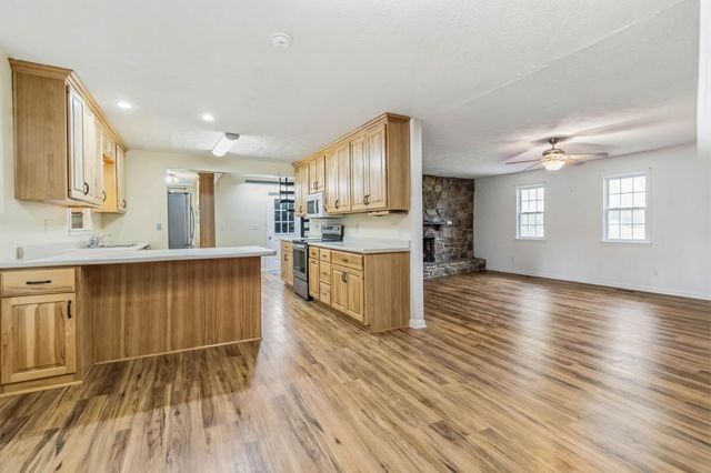 16710 Kentucky 1247, Waynesburg, KY 40489