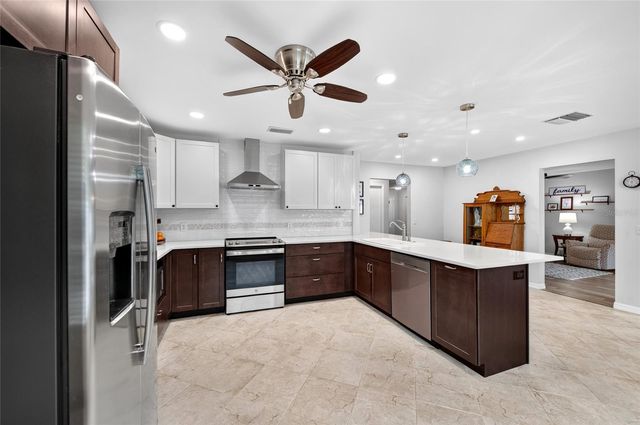 4949 BOSTONIAN LOOP, New Port Richey, FL 34655