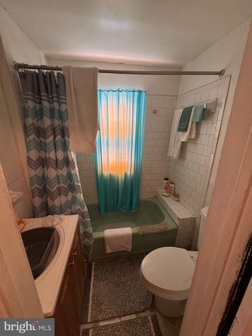 827 48TH ST NE, Washington, DC 20019