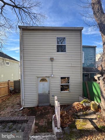 827 48TH ST NE, Washington, DC 20019