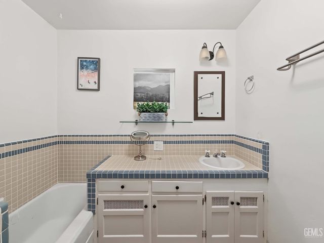 2508 3rd Street, Bakersfield, CA 93304