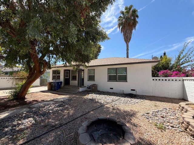2508 3rd Street, Bakersfield, CA 93304