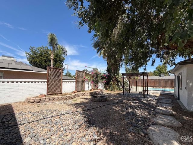 2508 3rd Street, Bakersfield, CA 93304