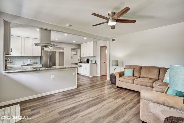 8023 CHATEAU Drive S, Jacksonville, FL 32221