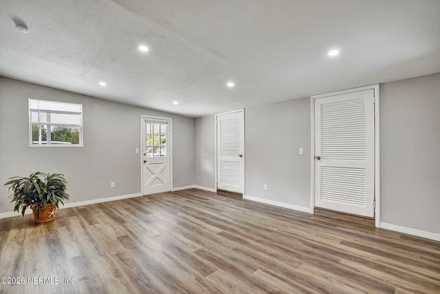 8023 CHATEAU Drive S, Jacksonville, FL 32221