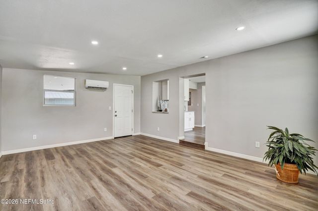 8023 CHATEAU Drive S, Jacksonville, FL 32221