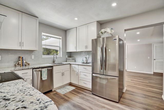 8023 CHATEAU Drive S, Jacksonville, FL 32221