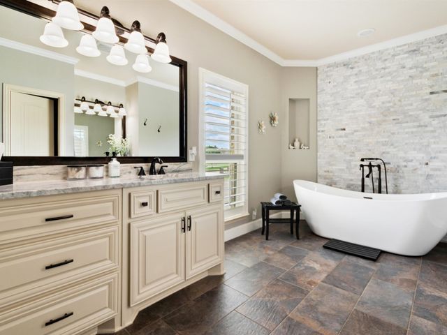178 Las Colinas Trail, Cross Roads, TX 76227