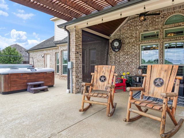 178 Las Colinas Trail, Cross Roads, TX 76227