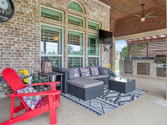 178 Las Colinas Trail, Cross Roads, TX 76227
