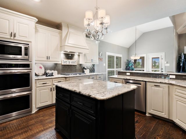 178 Las Colinas Trail, Cross Roads, TX 76227
