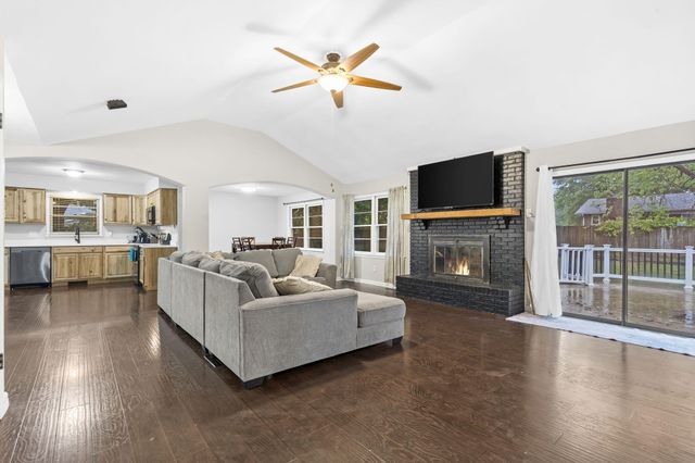 2207 E Cardinal, Springfield, MO 65804