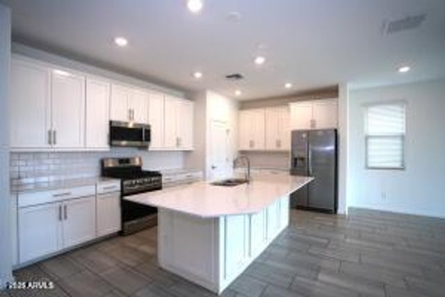 9127 W Minnezona Avenue, Phoenix, AZ 85037