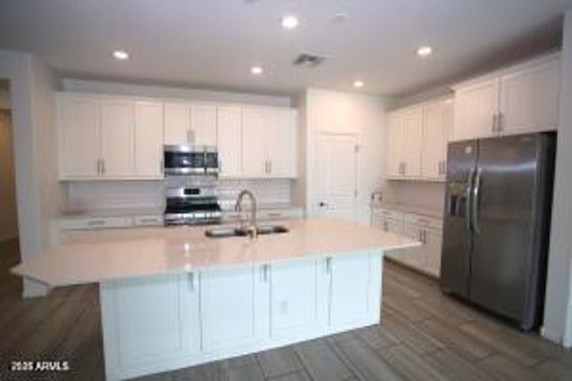 9127 W Minnezona Avenue, Phoenix, AZ 85037