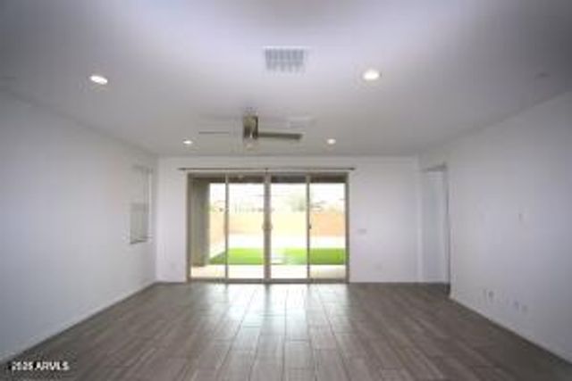 9127 W Minnezona Avenue, Phoenix, AZ 85037
